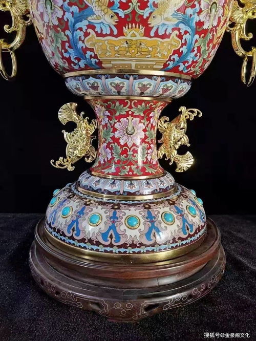 鱼跃龙门耀华彩 戴嘉林景泰蓝金奖赏瓶的艺术传奇